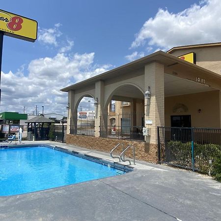 Super 8 By Wyndham Decatur Texas Hotell Exteriör bild