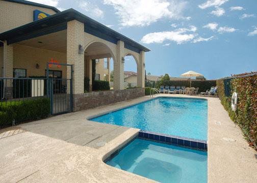 Super 8 By Wyndham Decatur Texas Hotell Bekvämligheter bild